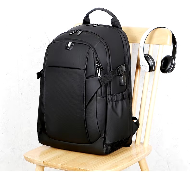 Mochila Impermeable Compartimiento Multiuso - Imagen 6