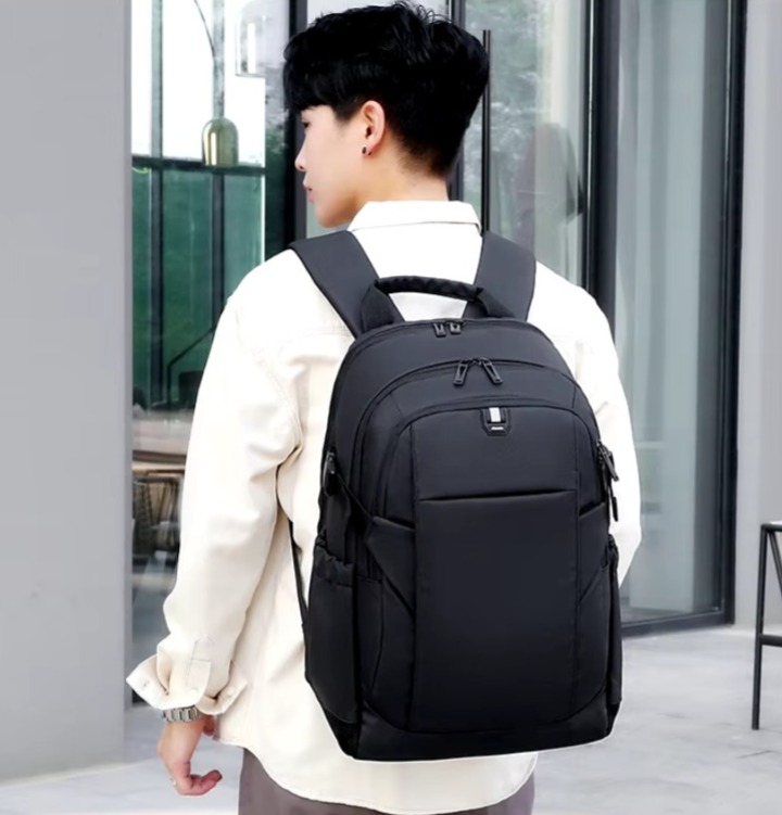 Mochila Impermeable Compartimiento Multiuso - Imagen 8