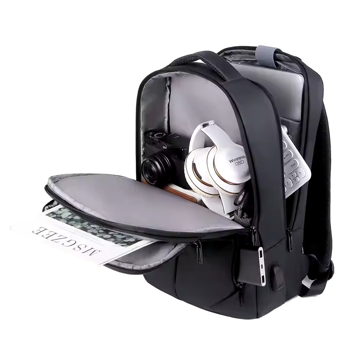 Mochila Impermeable Almacenamiento USB - Imagen 8